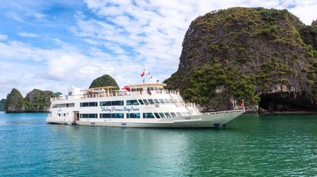 Du thuyền Hạ Long Princess trong ngày