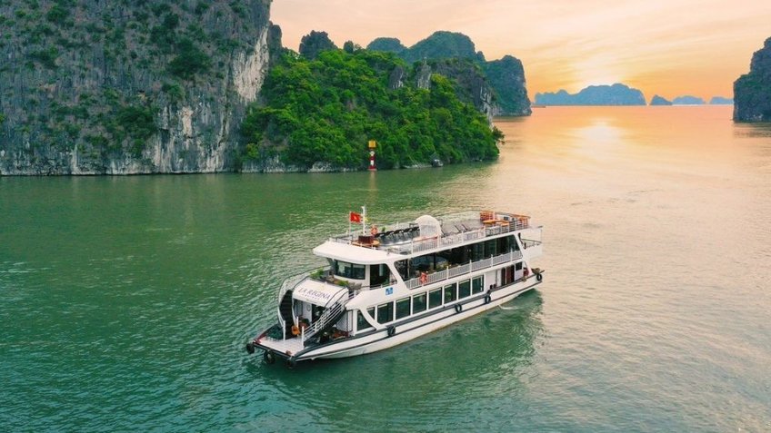 Du thuyền La Regina trong ngày