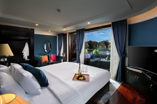 La Theatre Suite