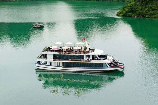 Du thuyền Pamela trong ngày