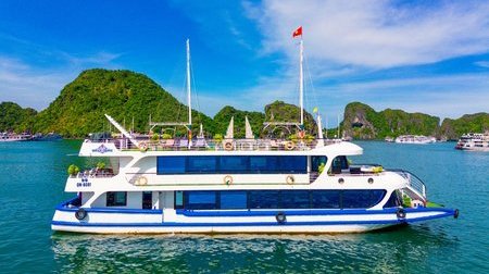 Du thuyền Queen trong ngày