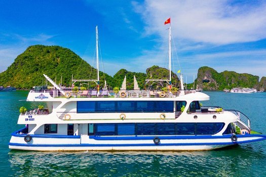 Du thuyền Queen trong ngày