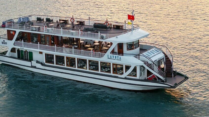 Du thuyền Lavoya Boutique Day Cruise 5 sao