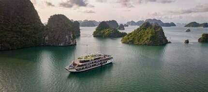 Bao quát du thuyền từ xa