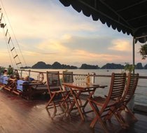 Thư giãn tại sundeck du thuyền