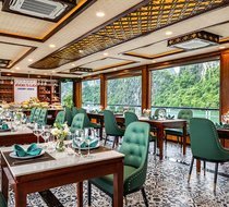 Không gian nhà hàng trên tầng 2