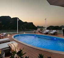 Bể bơi ngoài trời