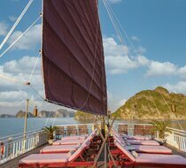 Boong tắm nắng với view siêu đẹp