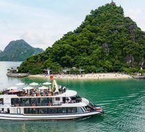 Du thuyền Pamela cập bến điểm tham quan