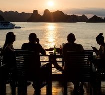 Thư giãn ngắm hoàng hôn trên sundeck