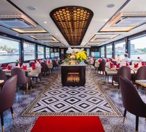 .Không gian nhà hàng với sức chứa lớn