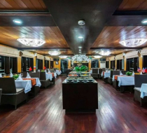 Nhà Hàng Trên Du Thuyền Syrena