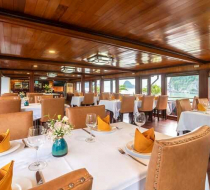 Nhà Hàng Trên Du Thuyền Victory Star