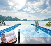 Bể bơi 4 mùa có 1 0 2 trên Venus Cruise