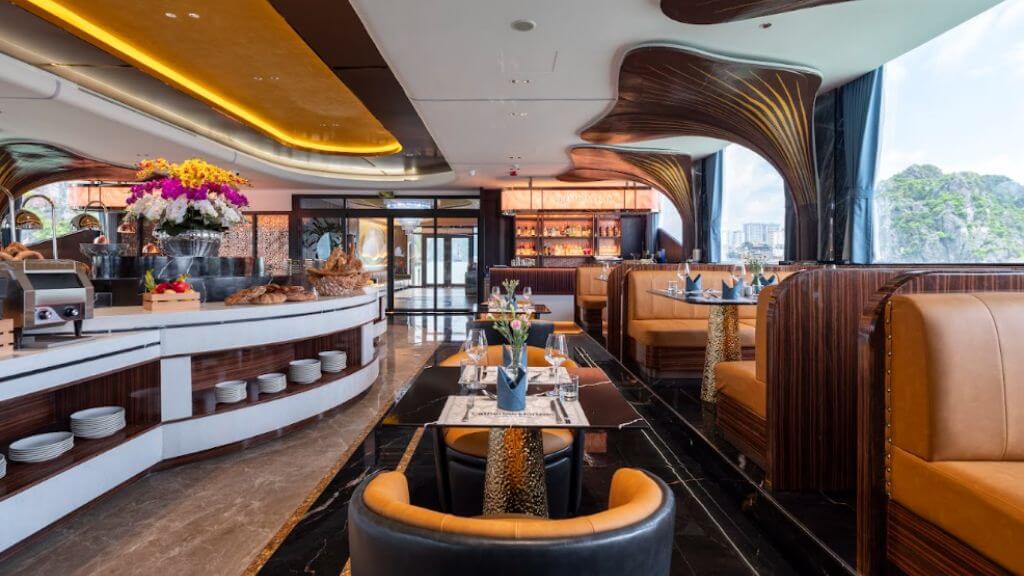 Quầy buffet tại nhà hàng Oceania
