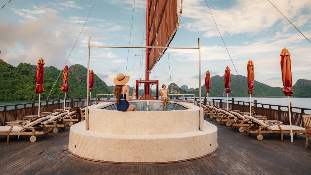Bể bơi ngoài trời