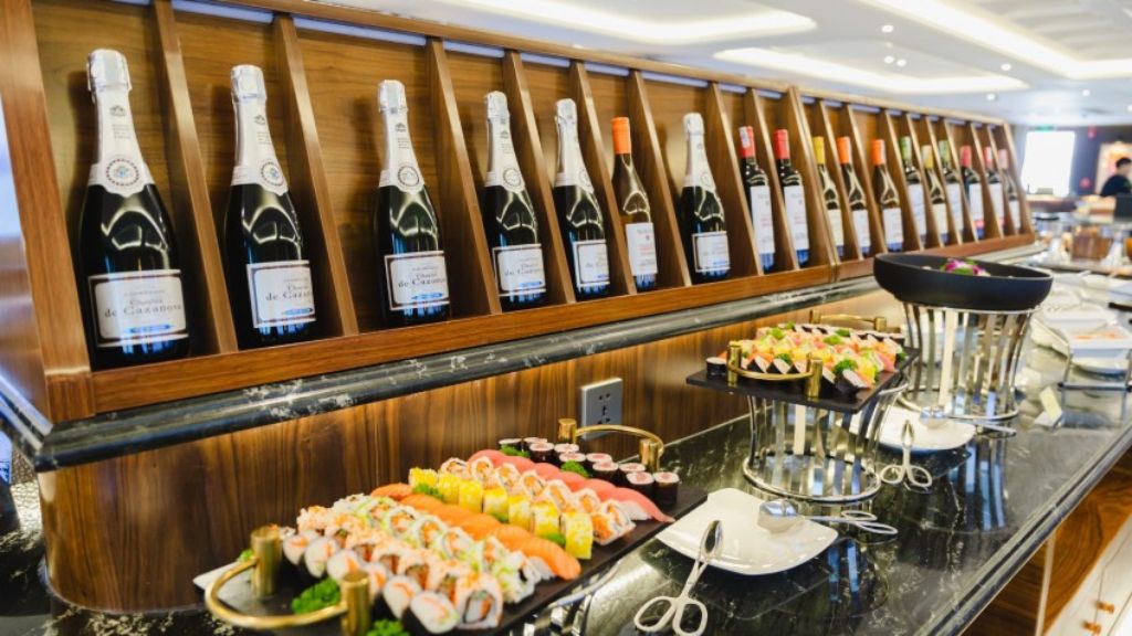 Thưởng thức những món ăn đầy màu sắc tại tiệc buffet