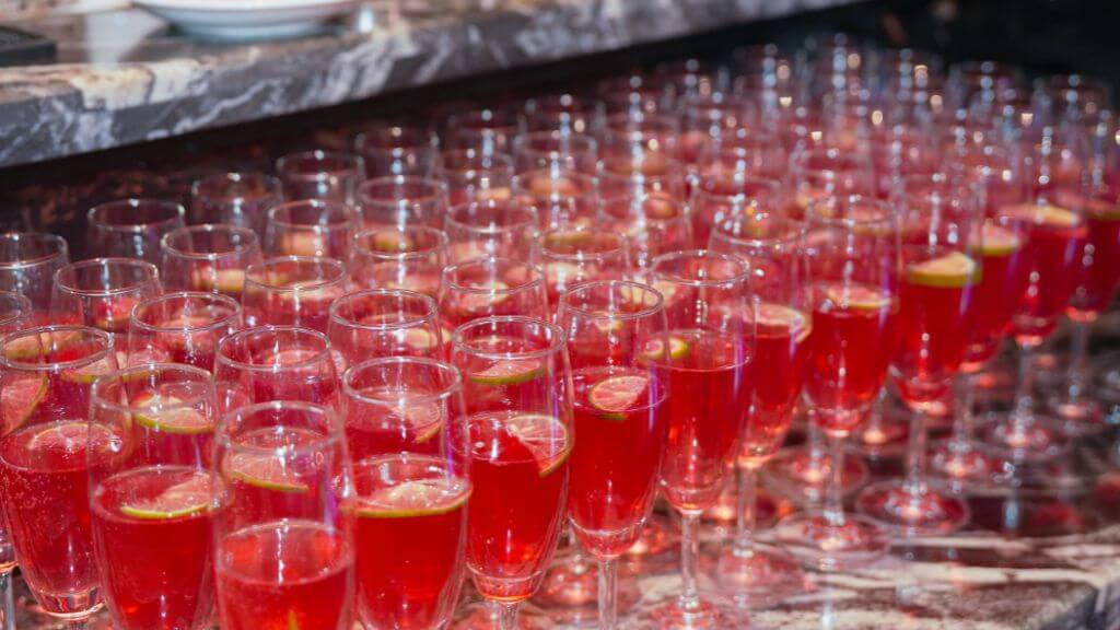 Cocktail luôn sẵn sàng phục vụ du khách
