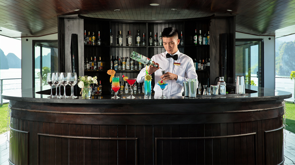 Quầy bar phục vụ đa dạng thức uống hảo hạng
