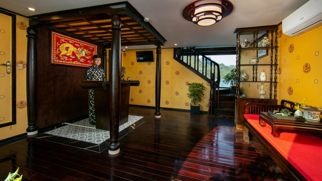 Sảnh lễ tân thiết kế hoài cổ