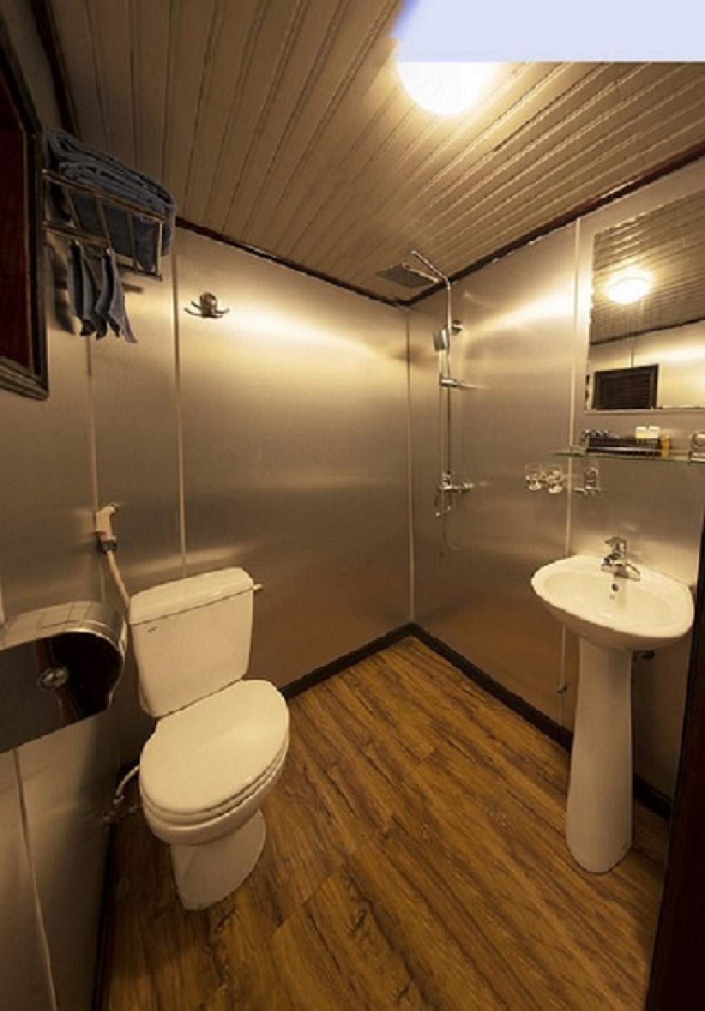 Wash Room 8 Cabin