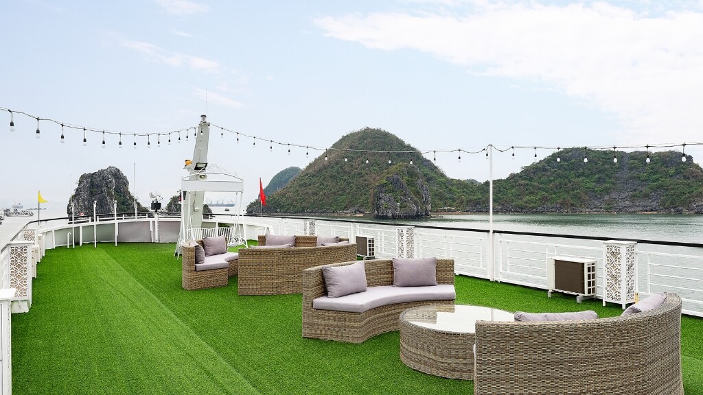 Khoang tắm nắng với view siêu mê