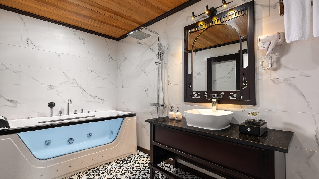 Phòng tắm hạng Triple suite