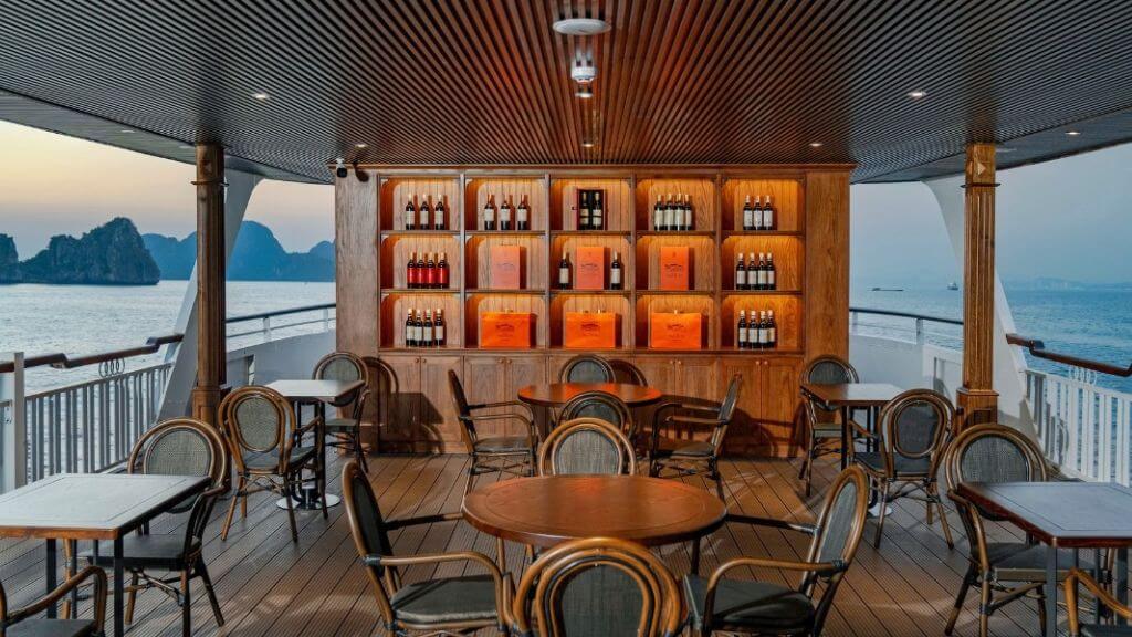 Khu vực quầy bar