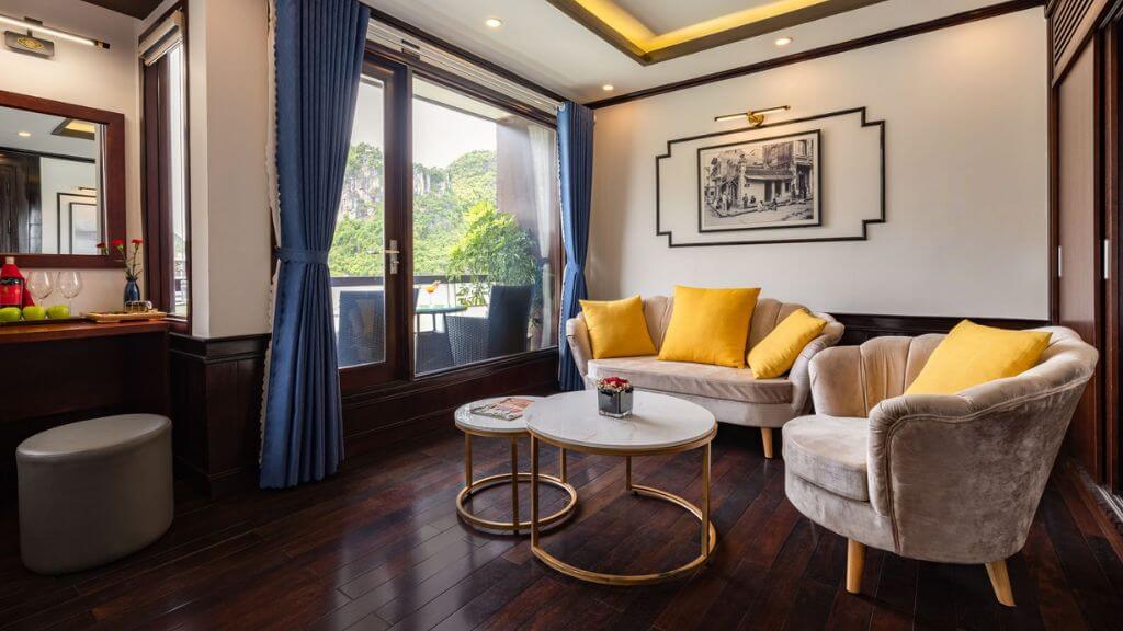 Sofa, ban công view vịnh siêu đỉnh