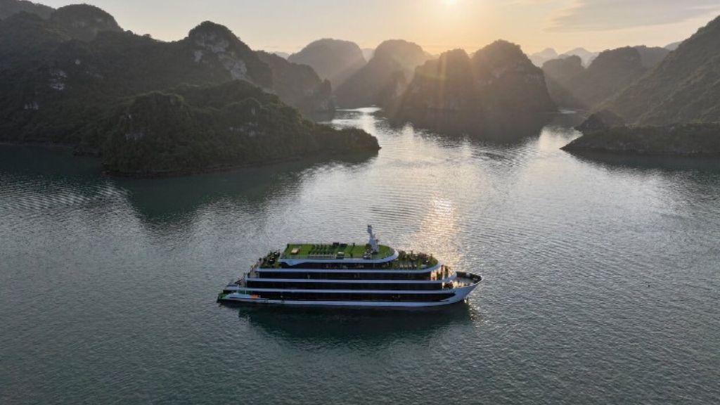 Bao quát du thuyền Venus Cruise