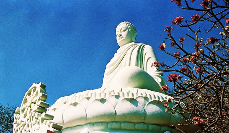 Tượng Kim thân Phật Tổ