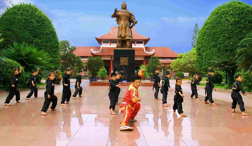 Màn múa võ diễn ra tại bảo tàng Quang Trung