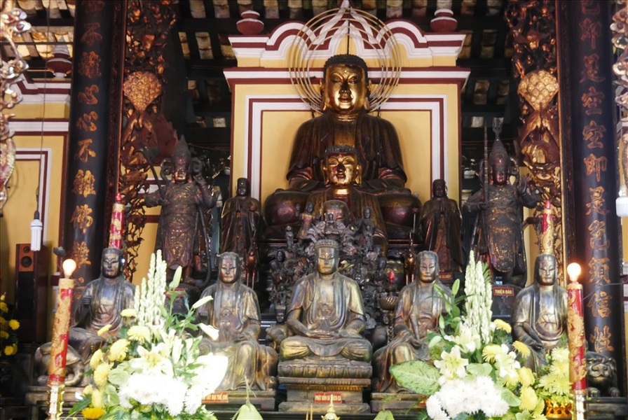 Pho tượng cổ chùa Giác Lâm