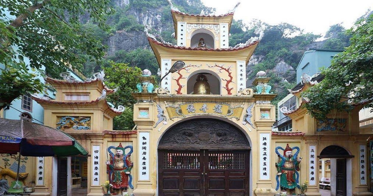 Cổng Tam Quan - chùa Long Tiên