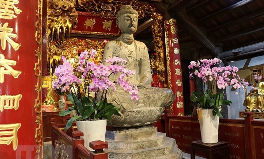 Tượng Phật A Di Đà tại chùa Phật Tích