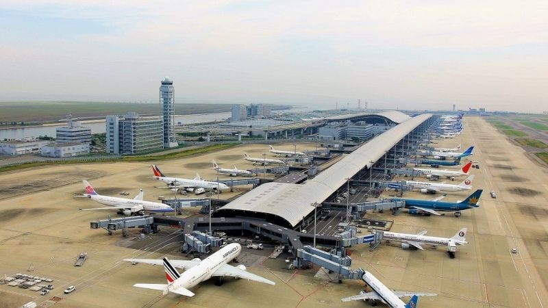 Sân đỗ máy bay tại sân bay quốc tế Kansai (Nhật Bản)