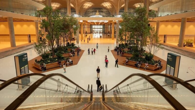 Bên trong nhà ga hiện đại, khang trang của sân bay quốc tế Techo