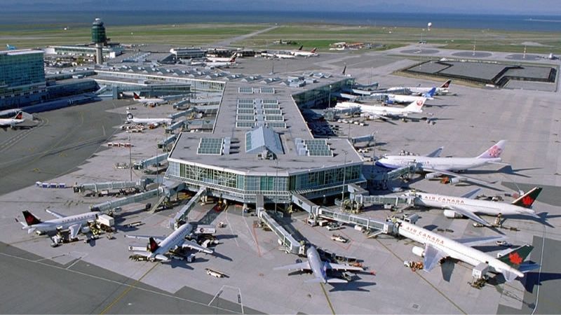 Sân đỗ máy bay tại sân bay Vancouver (Canada)