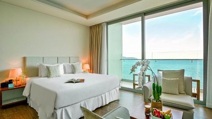 Light Plus Ocean Front view