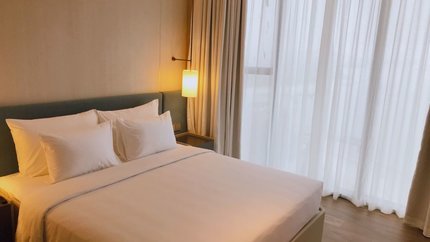 Corner Bay View Suite