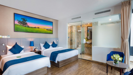 Phòng Senior Deluxe Triple Room