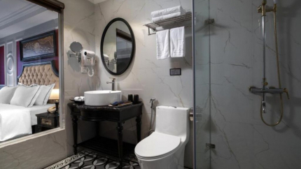 Phòng tắm Deluxe Family tại Acoustic Hotel & Spa Hanoi