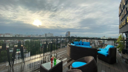 Không gian Eclipse Sky Bar