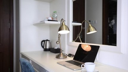 Bàn làm việc tiện lợi cho chuyến công tác