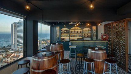 Nami bar ngắm trọn thành phố biển