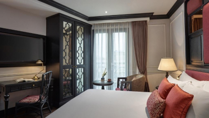 Phòng Balcony Deluxe tại khách sạn 4 sao AIRA Boutique Hotel & Spa Hanoi