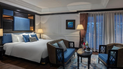 Phòng Balcony Pool View Suite tại khách sạn 4 sao AIRA Boutique Hanoi