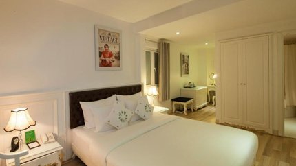 Executive Two Bathtubs