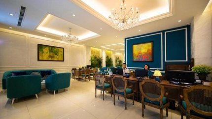 Sảnh lễ tân khách sạn sang trọng