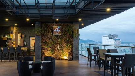 Infinity Bar tại Alana Nha Trang